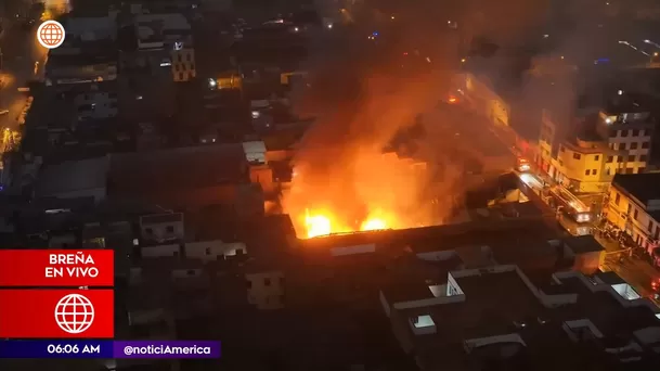 Incendio en Breña. Foto: América Noticias Incendio en Breña. Foto: América Noticias
