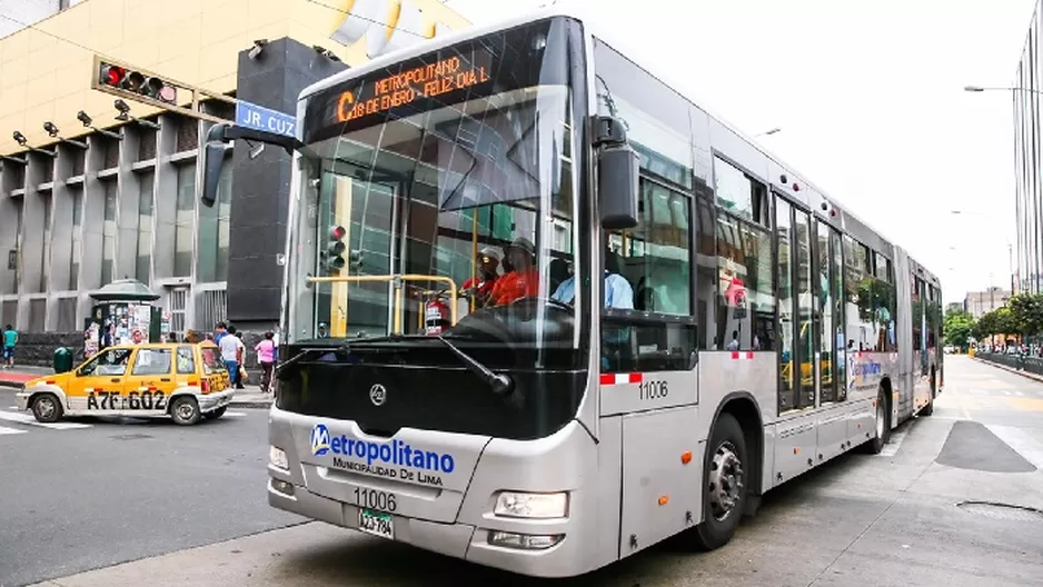 Buses del Metropolitano operarán en horarios especiales por Navidad / Andina Buses del Metropolitano operarán en horarios especiales por Navidad / Andina