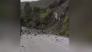 Desprendimiento de rocas a la altura del kilómetro 350 de la Carretera Central. Video: Canal N