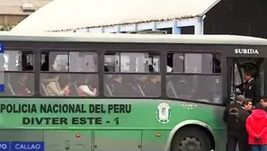 El ministro del Interior, Carlos Morán, llegó al Grupo Aéreo esta tarde. Foto y video: Canal N