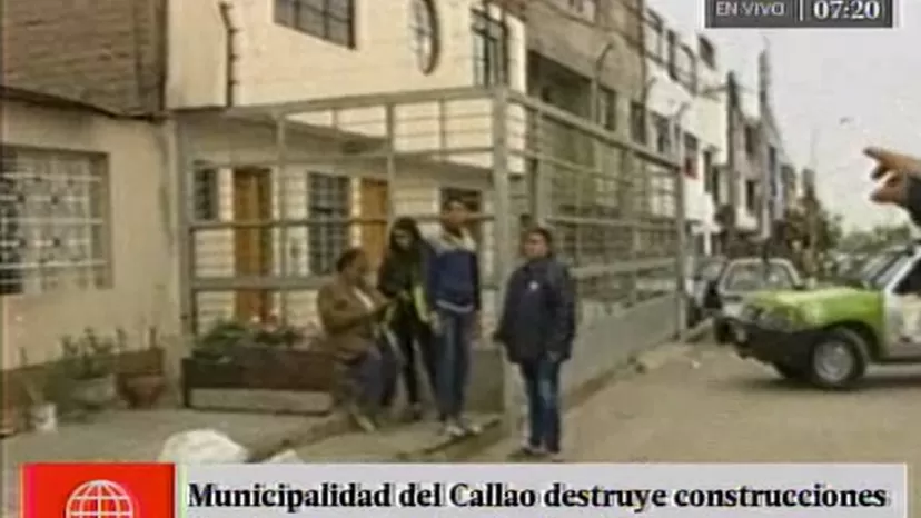 Callao: destruyen construcciones ilegales que invadían la vía pública