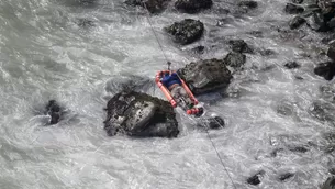 El bus cayó a un abismo en el serpentín de Pasamayo. Foto: Agencia Andina