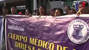 Plantón de trabajadores del sector salud. Foto: captura de video Canal N.