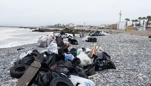 Basura en playa. Foto referencial: Andina