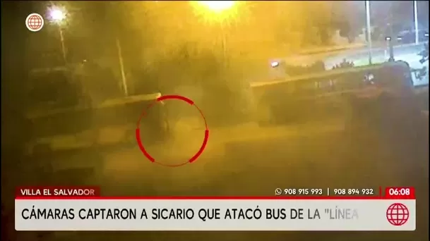 Cámaras captan a extorsionador atacando bus de Línea 41/ América Noticias Cámaras captan a extorsionador atacando bus de Línea 41/ América Noticias