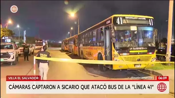 Cámaras captan a sicario disparando contra bus de la Línea 41 en Villa El Salvador/ América Noticias Cámaras captan a sicario disparando contra bus de la Línea 41 en Villa El Salvador/ América Noticias