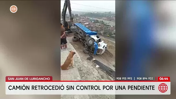 Camión de carga se vuelca en una pendiente en San Juan de Lurigancho. Foto: América Noticias Camión de carga se vuelca en una pendiente en San Juan de Lurigancho. Foto: América Noticias