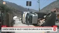 Camión se vuelca en la vía Pasamayito en Comas