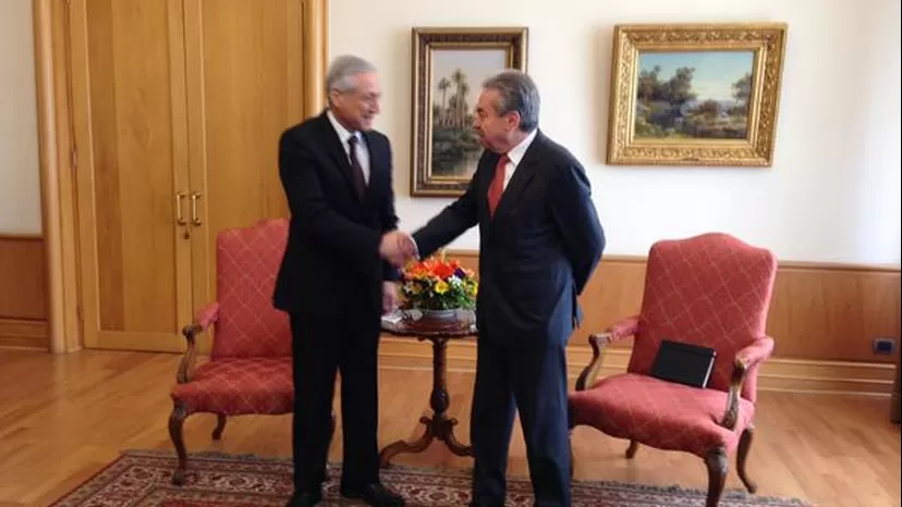 Canciller chileno y embajador de Perú sostuvieron encuentro en Santiago