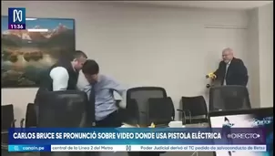 El alcalde de Santiago de Surco, Carlos Bruce, se pronunció luego de la difusión de un video en el que aparece utilizando una pistola eléctrica contra uno de sus asesores durante una reunión privada.