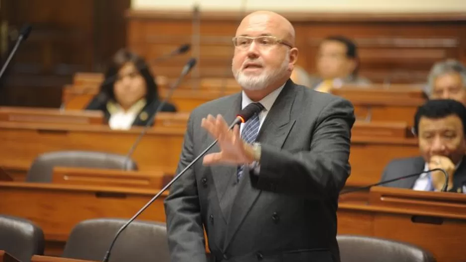  Carlos Bruce también dijo que en un eventual gobierno de PPK la Ley Universitaria será reformada / Foto: Congreso de la República