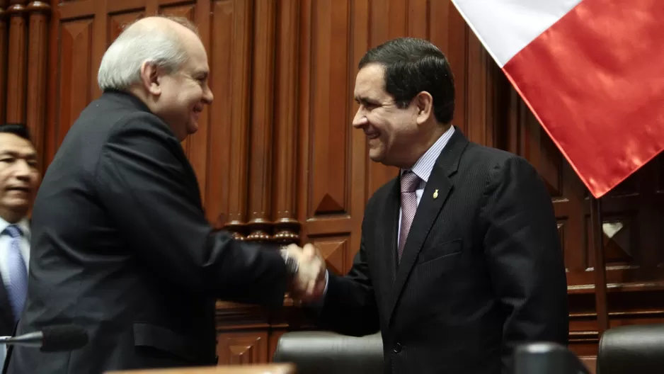 Pedro Cateriano y Luis Iberico. Foto: Congreso