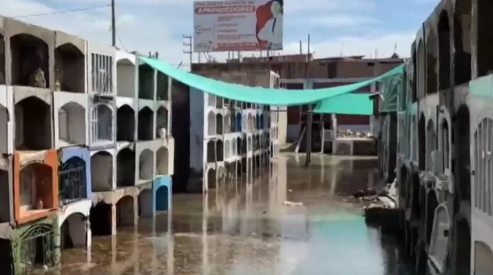 Cementerio de Túcume se encuentra inundado por lluvias / Foto: Canal N Cementerio de Túcume se encuentra inundado por lluvias / Foto: Canal N