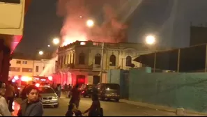 Unas 15 unidades del Cuerpo General de Bomberos llegaron a la emergencia