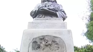 Una de las placas sustraídas fue la que estaba en el busto a Juana Alarco de Dammert en el parque Neptuno / Captura: Canal N