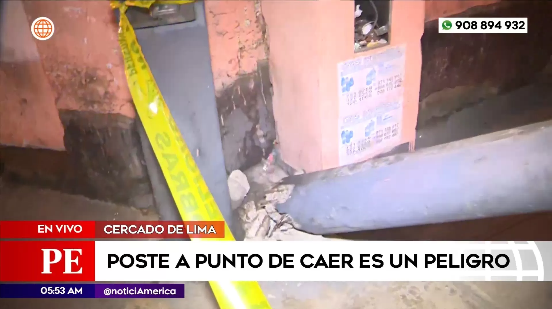 Poste a punto de caer en el Cercado de Lima. Foto: América Noticias