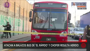 Cercado de Lima: Balean bus de empresa El Rápido. Foto y video: AN