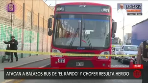 Cercado de Lima: Balean bus de empresa El Rápido. Foto y video: AN