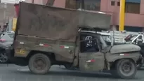 Camioneta en mal estado circula por Lima. Foto: captura de video