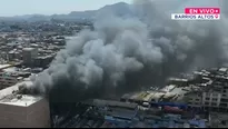 Bomberos informan que más de 15 máquinas trabajan para sofocar el gran incendio. / Video: Canal N