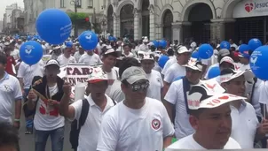 Marcha a favor de la pelea de gallos. Foto: El Comercio