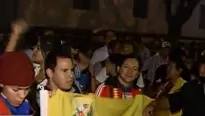 Venezolanos protestan frente a su embajada. Foto: captura de TV