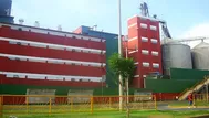 Cercado de Lima: tres trabajadores heridos tras caída de anaqueles metálicos