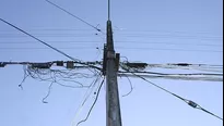 Vecinos indican que Edelnor debe cambiar el cableado para solucionar el problema. Foto: Referencial/justomedio.com