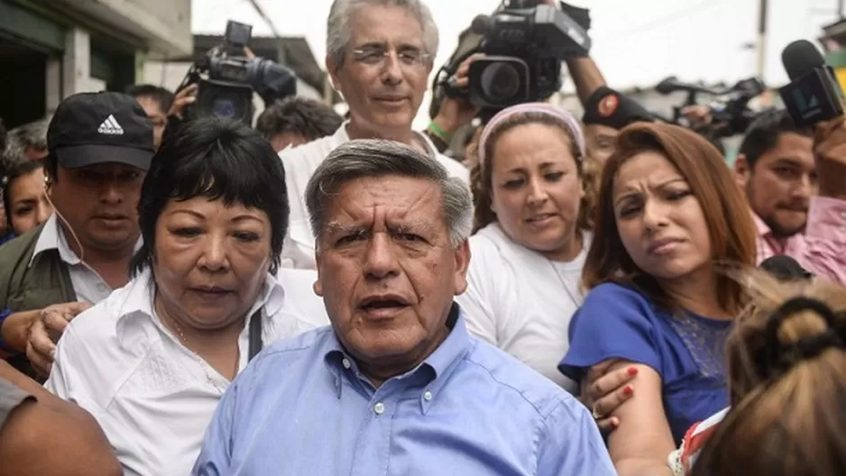 César Acuña presentó recurso extraordinario para continuar en las elecciones / Foto: AFP