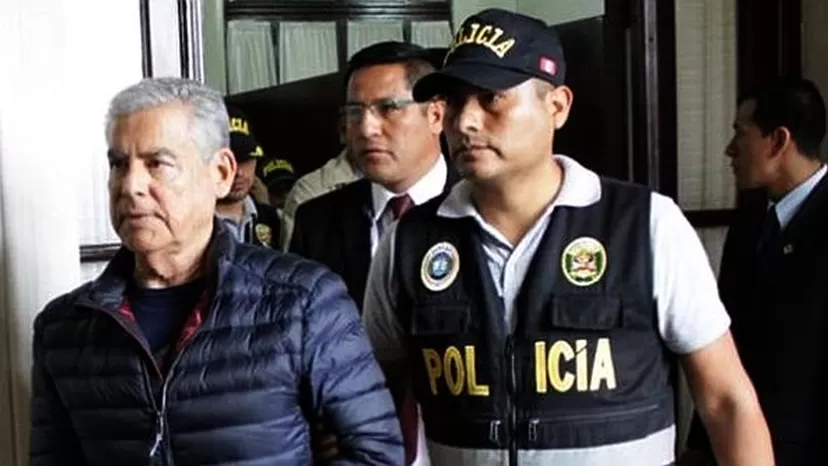 César Villanueva pasó control de identidad en el Poder Judicial