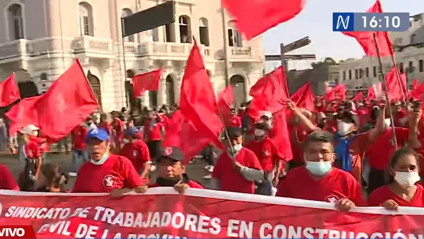 CGTP y sindicatos marchan por las calles de Lima