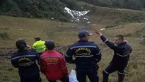 Bombero peruano particip&oacute; del rescate. Foto: AFP