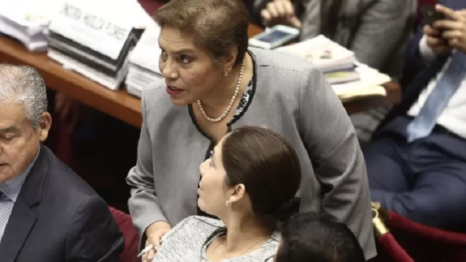 Úrsula Letona y Luz Salgado participan del chat. Foto: El Comercio