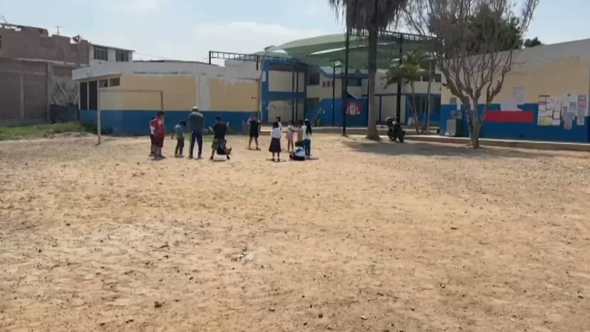 Chiclayo: Escolares estudian en colegio en construcción y son víctimas de la delincuencia