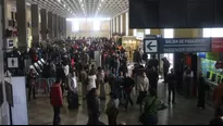 Pasajeros realizaron colas para nuevos pasajes. Foto: Referencial/Agencia Andina