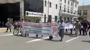 Estas personas vienen realizando un recorrido pacífico por las arterias urbanas de Chiclayo. / Video: Chiclayo