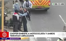 Chofer embiste a motociclista y ambos terminan abrazados - Noticias de accidente-transito