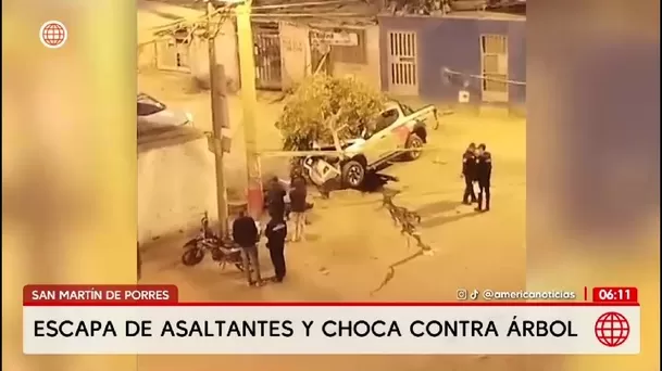 Escapa de asaltantes, recibe disparos y choca camioneta en Chuquitanta/ América Noticias