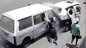 Combi fuera de control choca contra varios vehículos y un árbol en Chorrillos. Foto y video: América Noticias