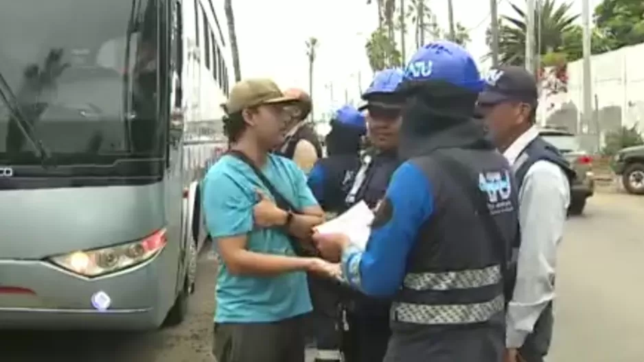 Personal de ATU realizó operativo en los exterior del colegio St George's en Chorrillos / Captura: Canal N