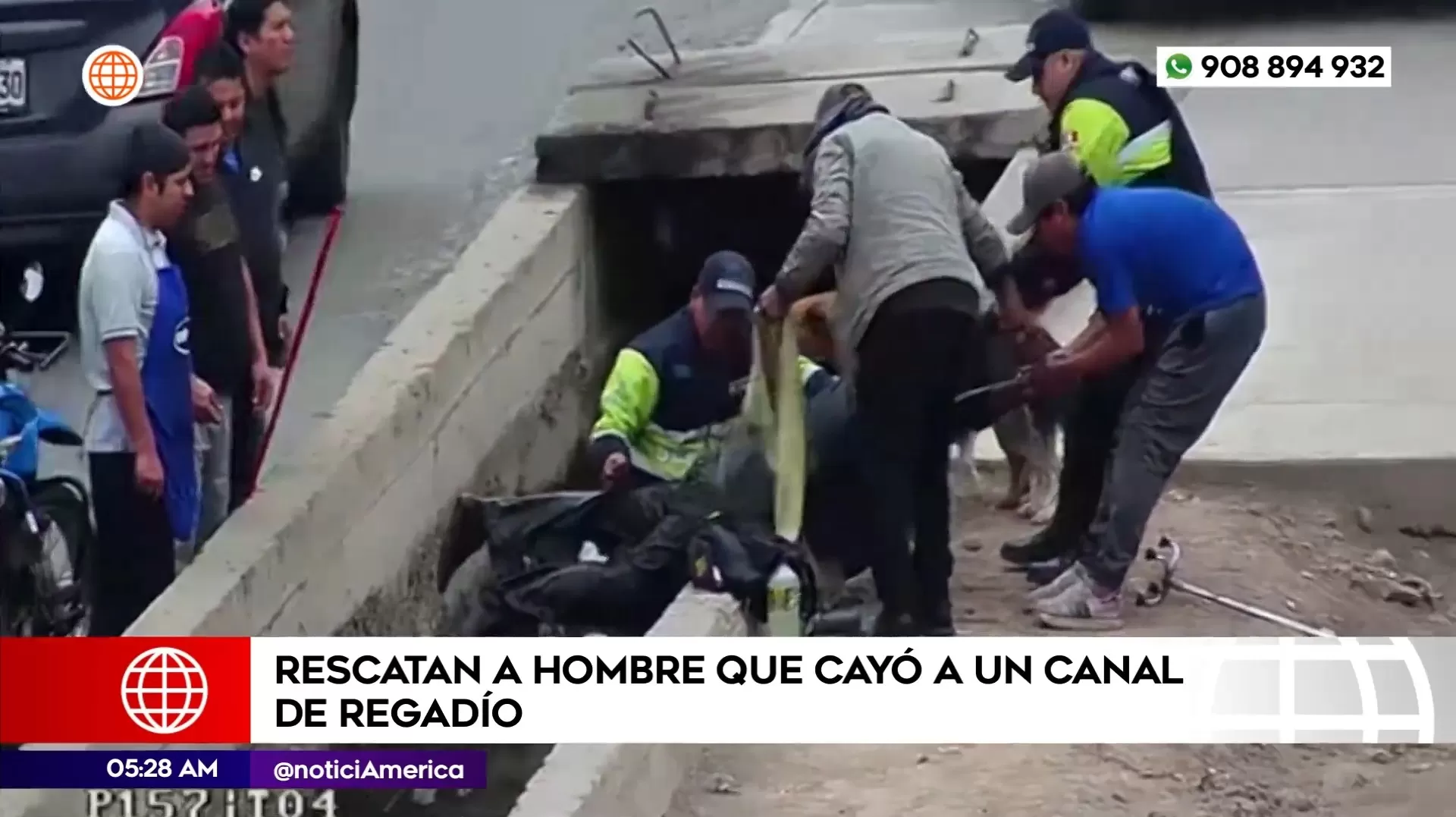 Rescatan a hombre que cayó a canal de regadío en Chorrillos. Foto: América Noticias