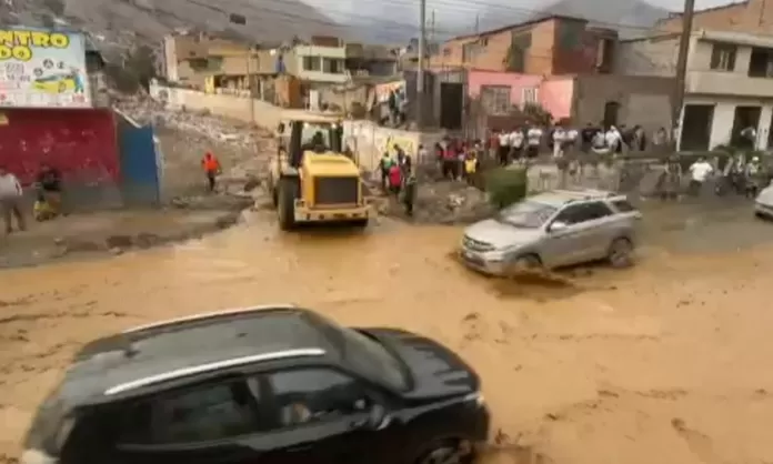 Chosica: huaico afectó un tramo de la carretera Central