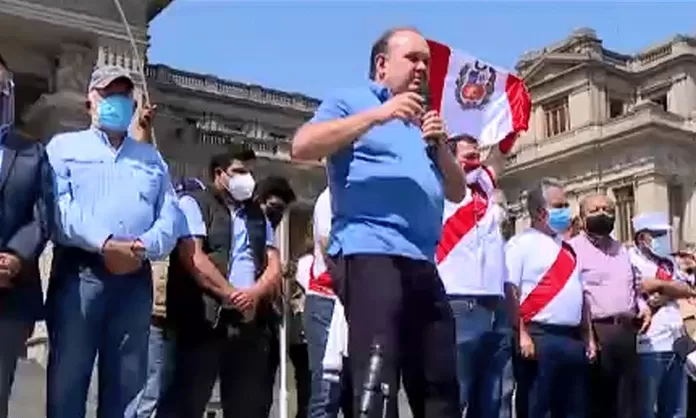Rafael López Aliaga encabezó marcha contra la candidatura presidencial ...