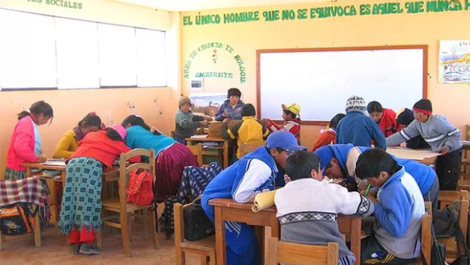 Clases presenciales en zonas rurales. Foto referencial: Andina