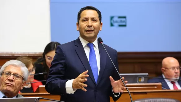 Clemente Flores se refirió a los ministros Francisco Ísmodes y Carlos Oliva. Foto: Andina