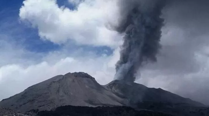 La alerta naranja, sin embargo, se mantiene en el volcán. Foto: Difusión La alerta naranja, sin embargo, se mantiene en el volcán. Foto: Difusión