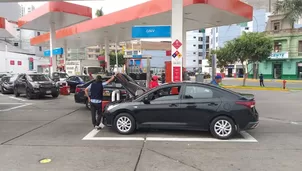 Conductores esperan desde la madrugada, pero la venta de GNV está restringida a transporte público por 14 días. / Video: Canal N