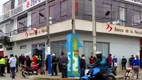 Funcionarios del Banco instaron a los usuarios a leer detenidamente la modalidad de pago. Foto y video: América Noticias