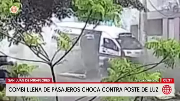 Combi llena de pasajeros choca contra poste en San Juan de Miraflores. Foto: América Noticias Combi llena de pasajeros choca contra poste en San Juan de Miraflores. Foto: América Noticias
