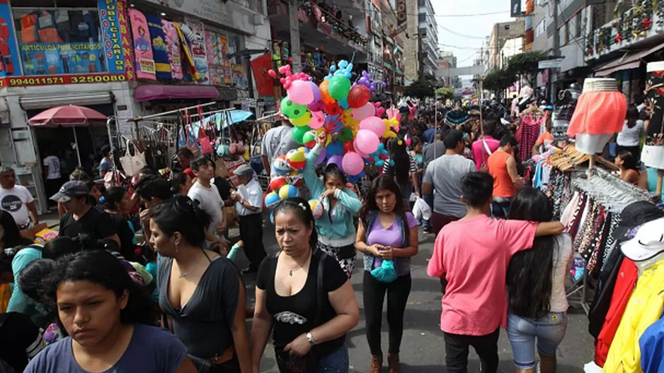 Ambulantes informales no podrán vender sus productos en las calles. Foto: El Comercio